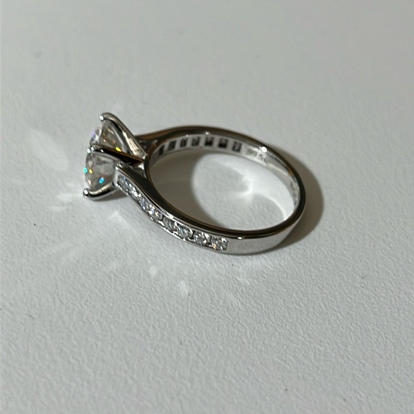 3 Ct Moissanite set in 925 Sterling Silver. - Picture 8 of 16